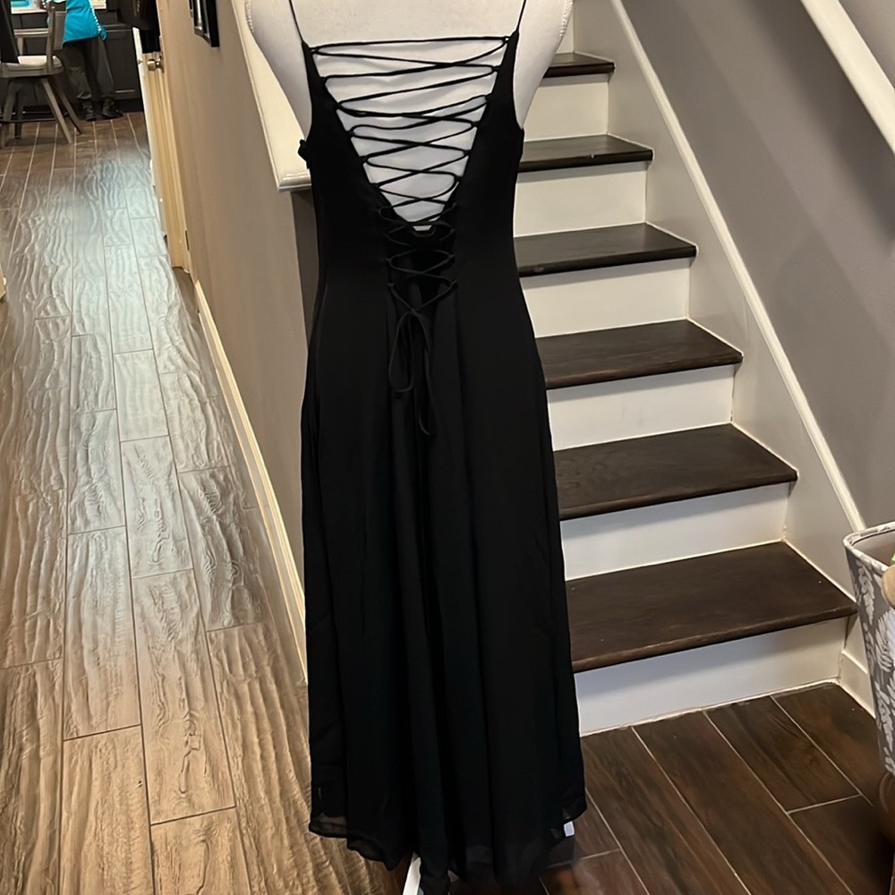 Laundry by Shelli Segal black evening gown. Spaghetti straps. Crisscross back 8